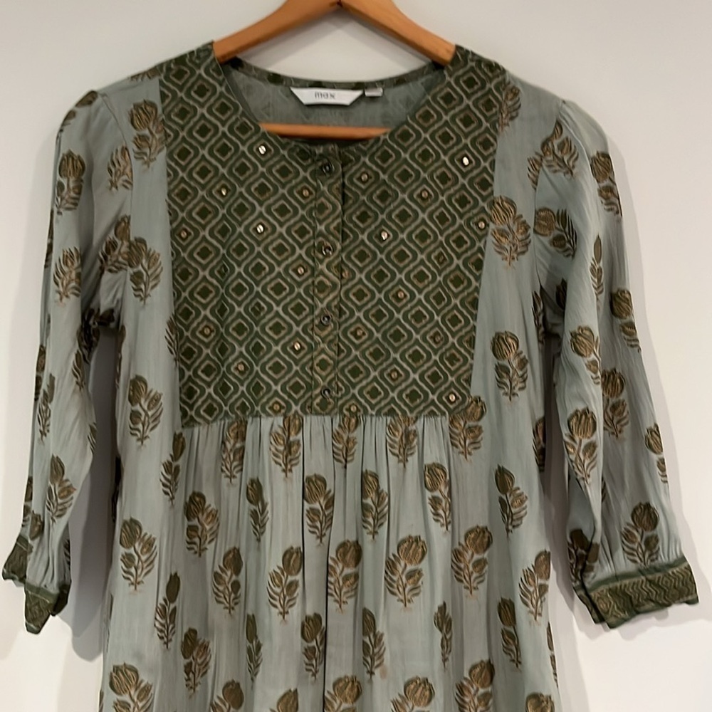 MAX Women’s Small Floral Tunic Blouse Green Gold 3/4 Sleeve Button Placket